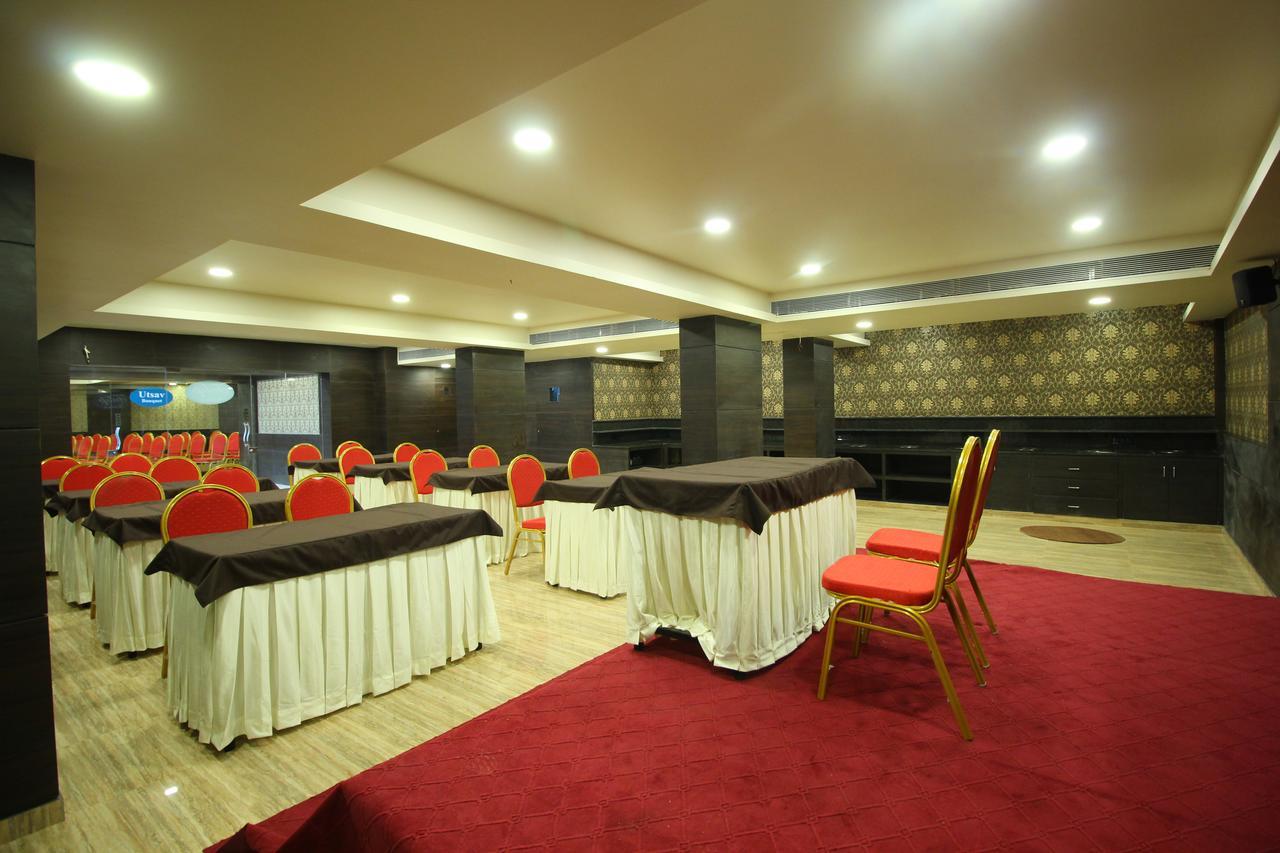 Central Beacon Hotel Surate Extérieur photo